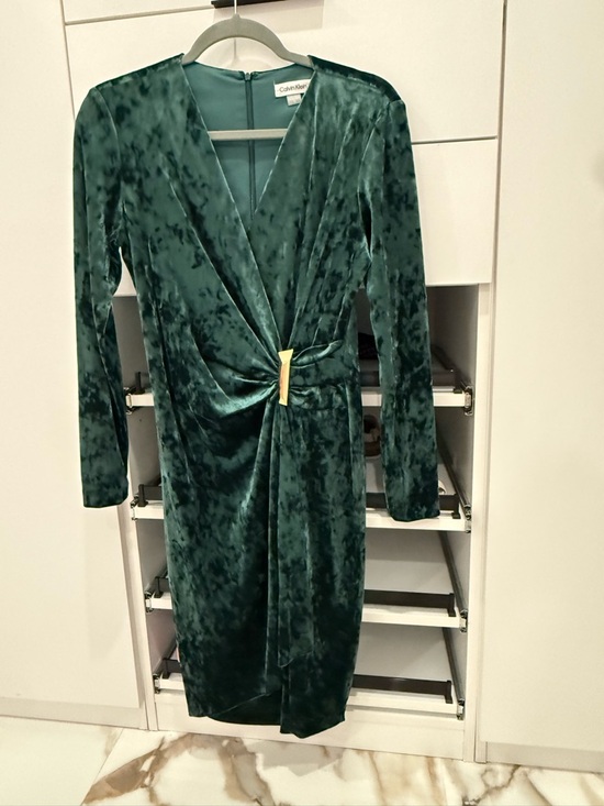 Calvin Klein Dresses & Skirts - Calvin Klein Deep Green Velvet Twist-Front Long Sleeve Dress